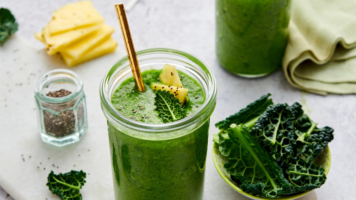 Kale smoothie with pineapple and banana