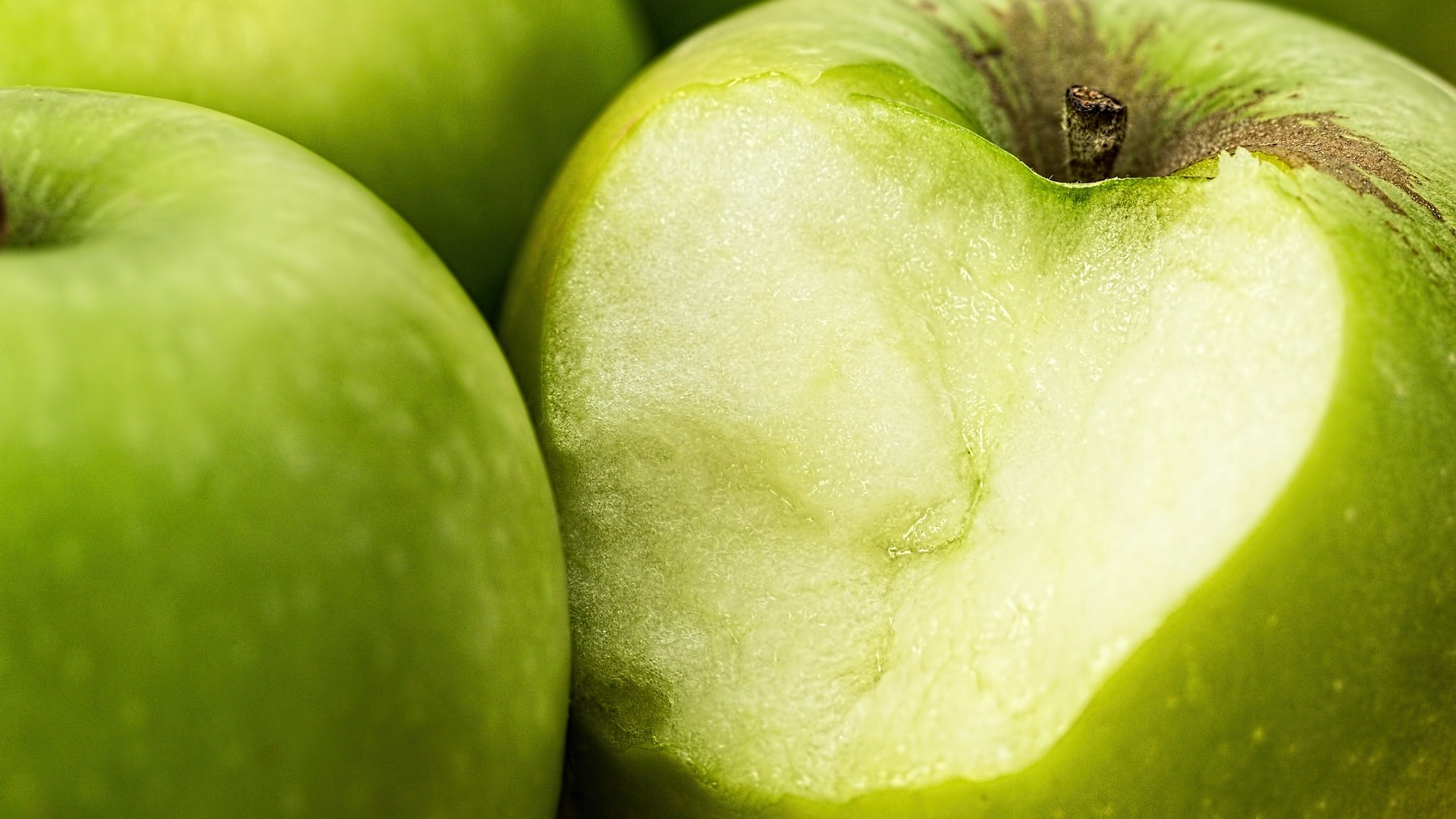 green-apple-g2fcff8762_1920