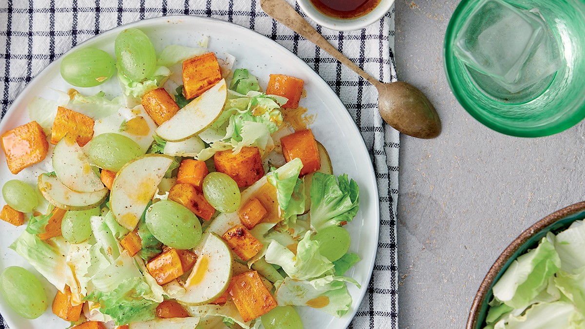 Scarola lettuce with roasted carrots